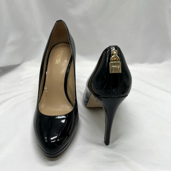 Michael Kors Platform Leather Pumps Heels Black With Gold Lock Accent Size 8 - Picture 1 of 15